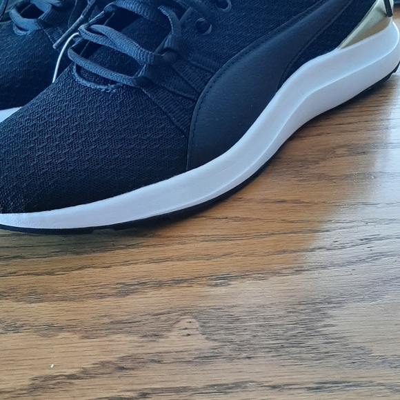 Ladies Puma Sneakers - Picture 8 of 10